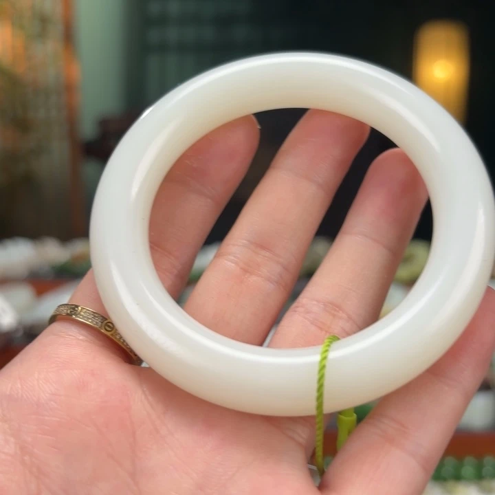 和田玉手镯未镶嵌58