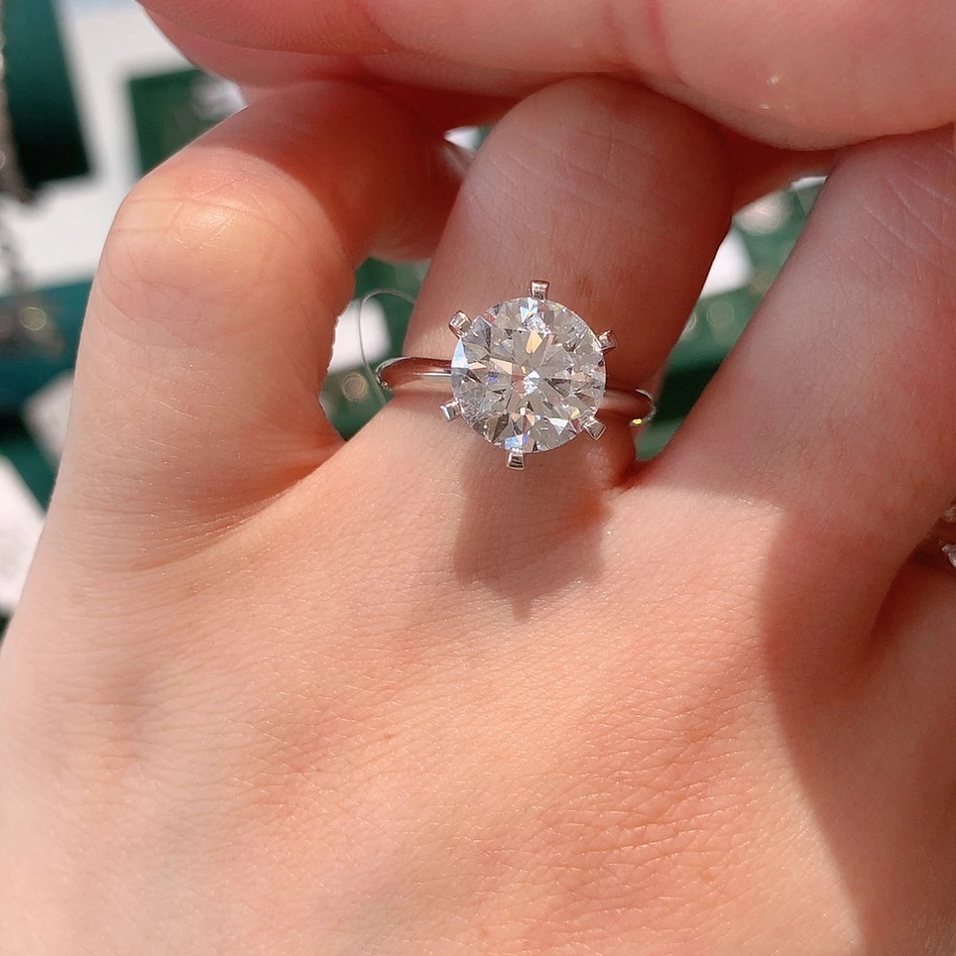 实验室培育钻石18K金镶嵌3克拉15圈