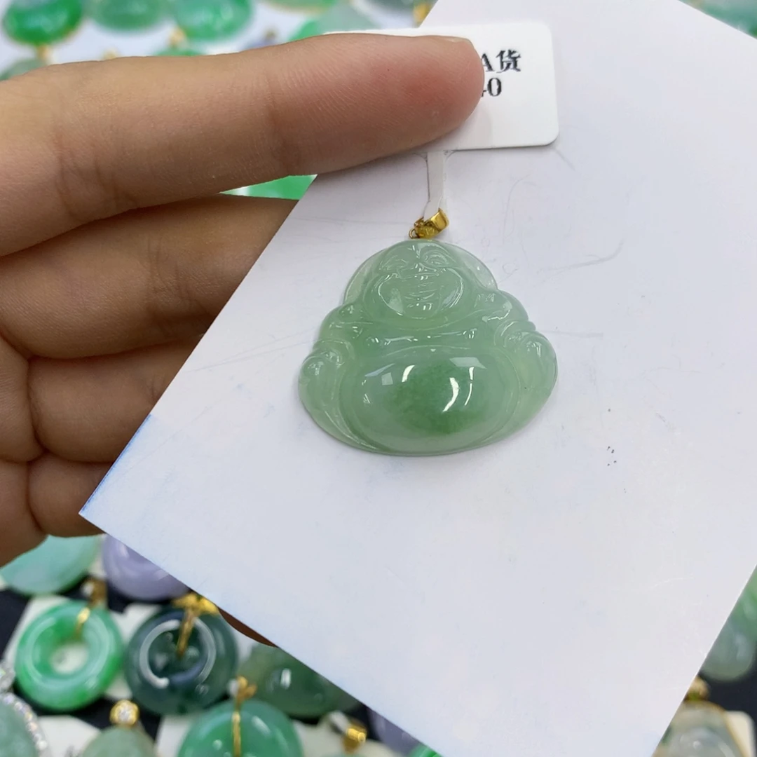 翡翠18K金镶嵌颈饰翡翠