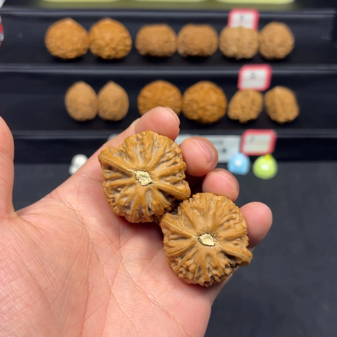 文玩核桃把件40宫灯