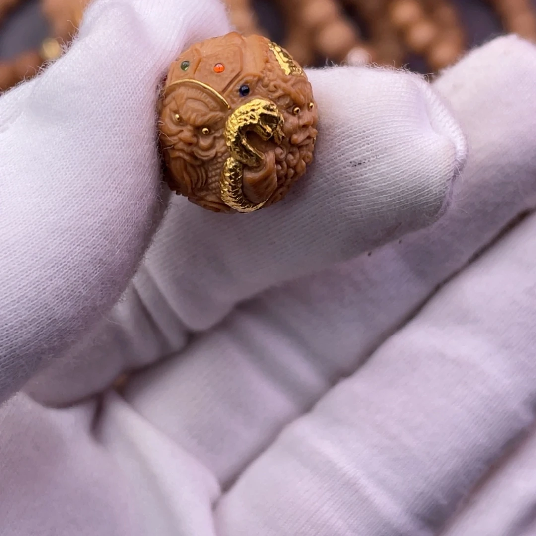 猴头核桃吊坠满工四大天王