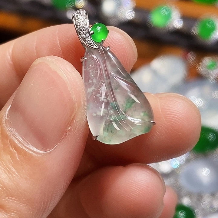 吊坠(不含链)18K金镶嵌翡翠