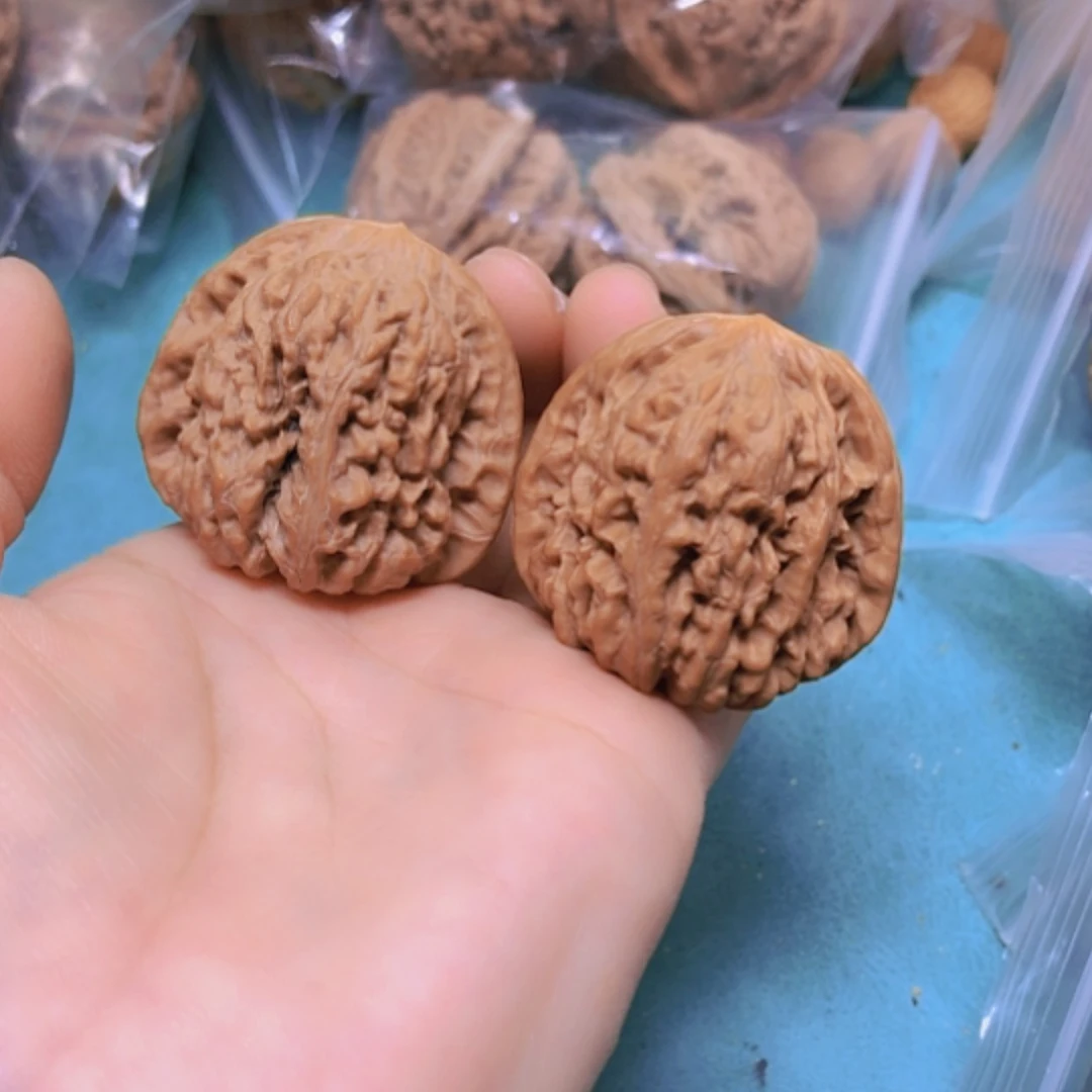 【闪购商品】把件核桃40平谷凹底修尖