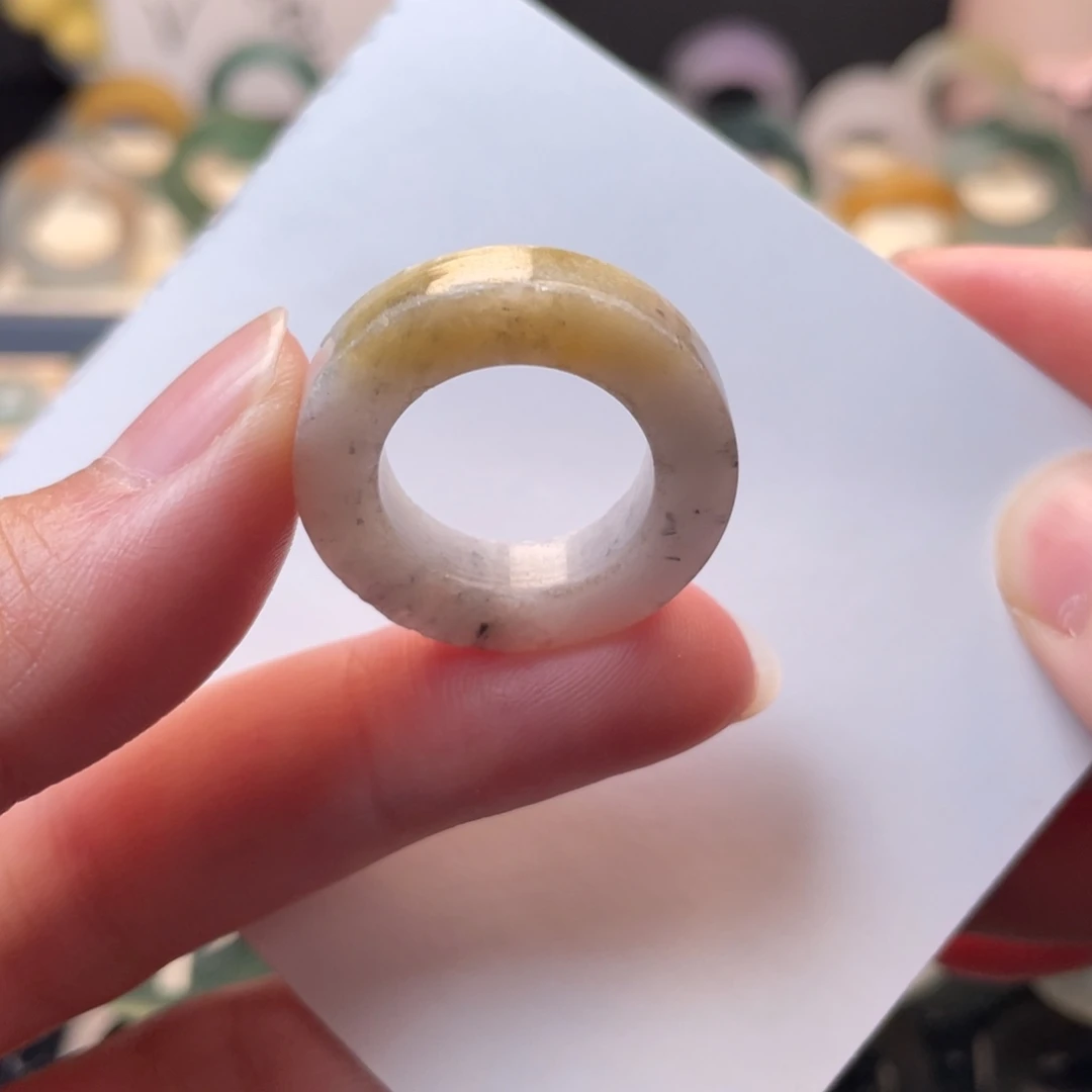 定制翡翠未镶嵌戒指
