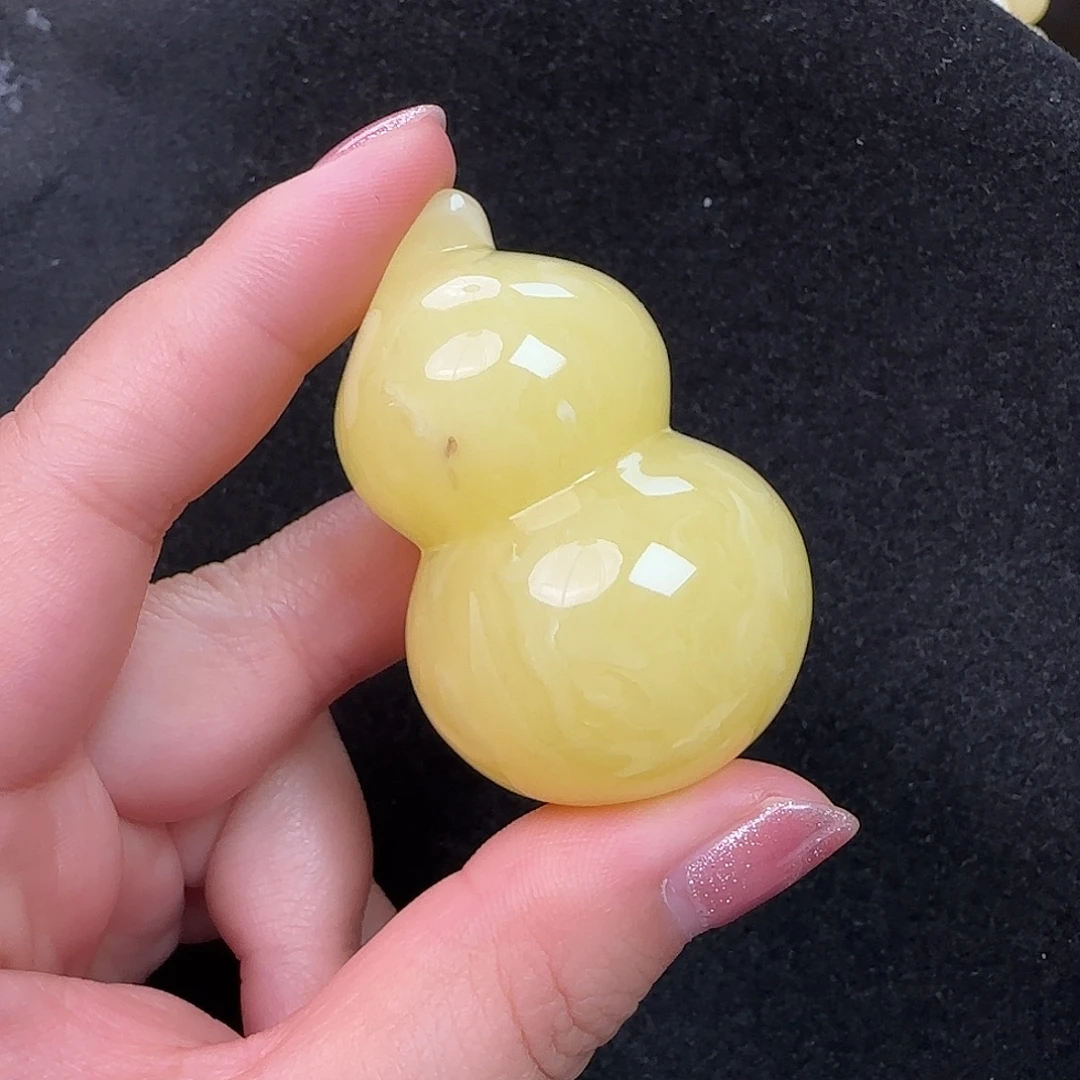 蜜蜡未镶嵌珠宝奇石