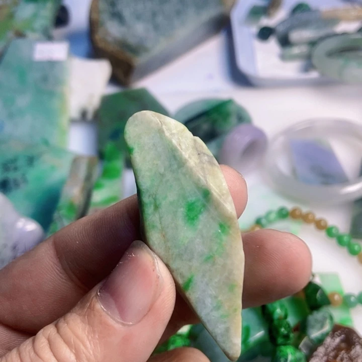 翡翠散珠天然翡翠A货挂件