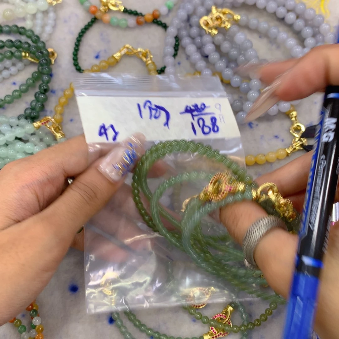 未镶嵌定制翡翠天然缅甸翡翠多样性