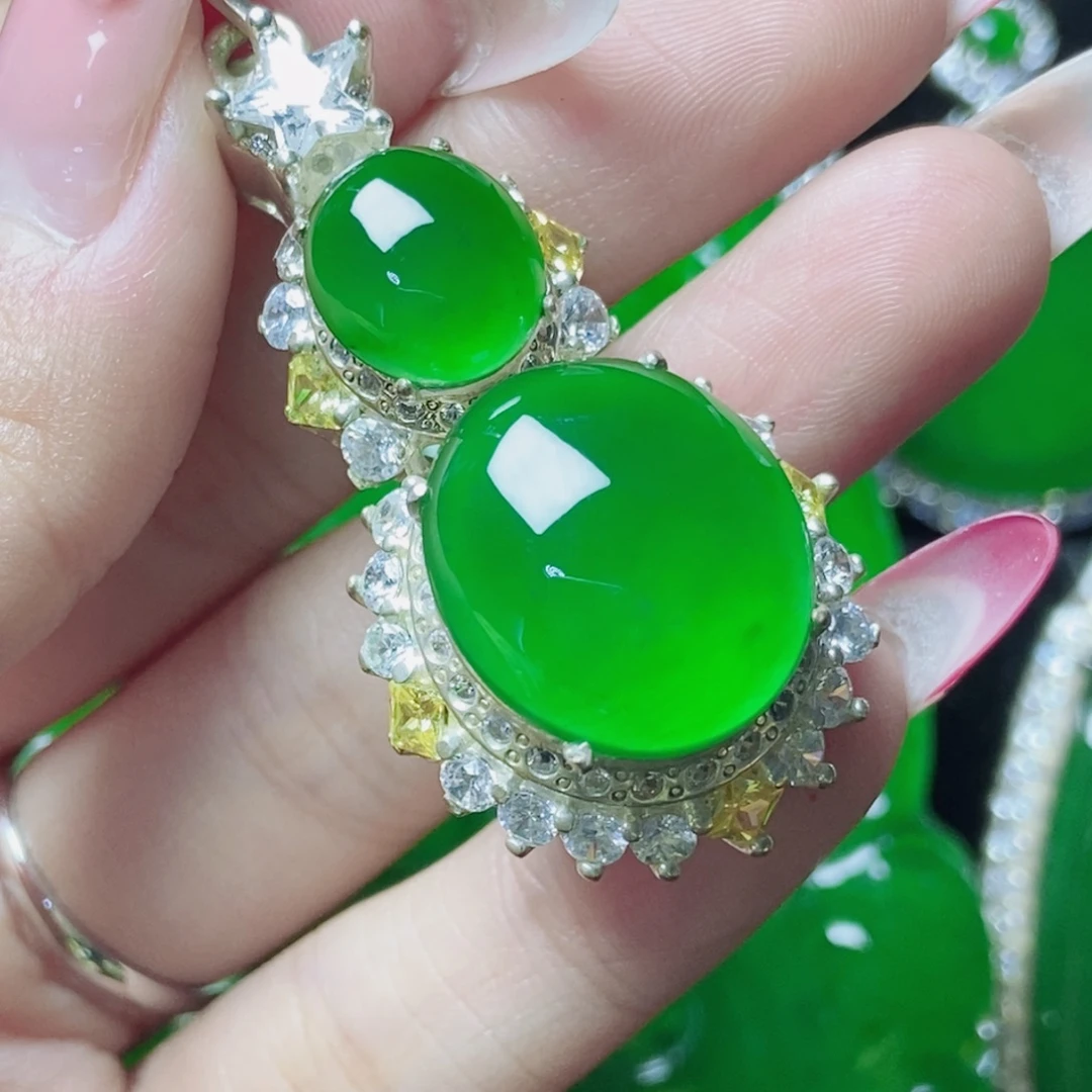 翡翠未镶嵌颈饰