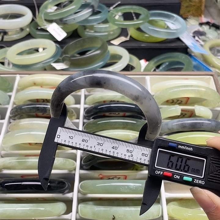 未镶嵌蛇纹石玉手镯244