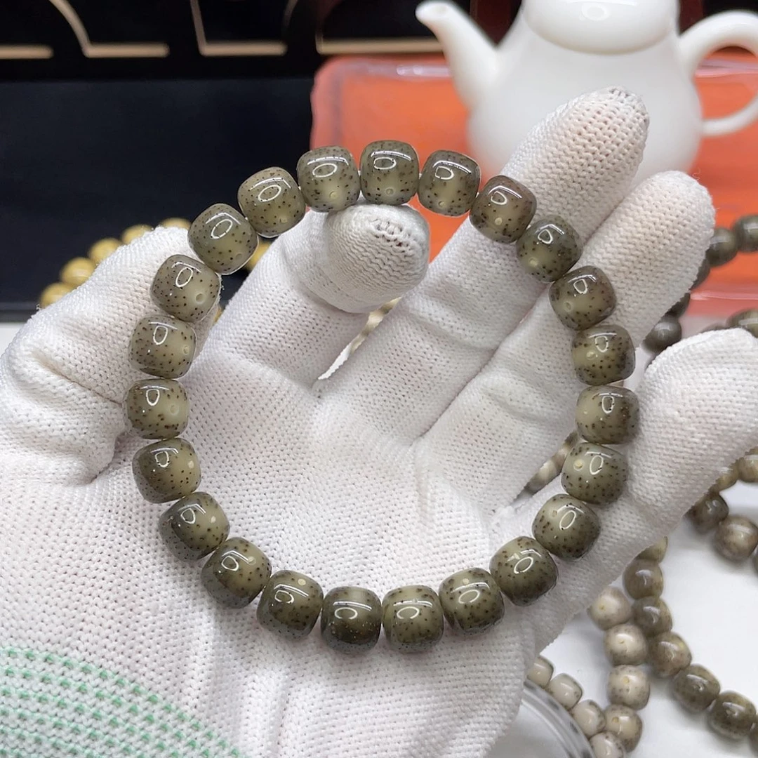 星月菩提吊坠36。10/9黑绿冰通体留白