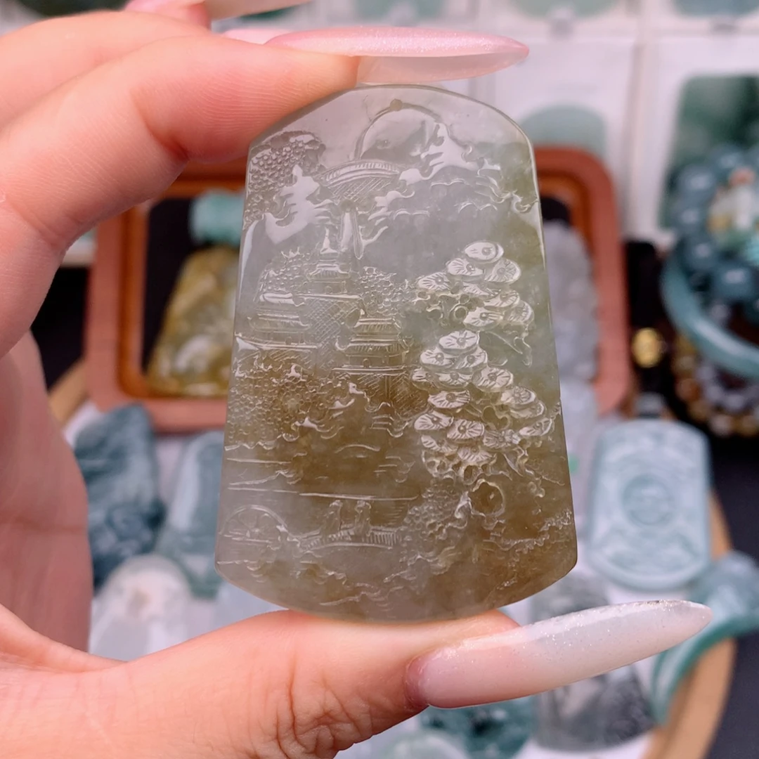 翡翠未镶嵌颈饰山水