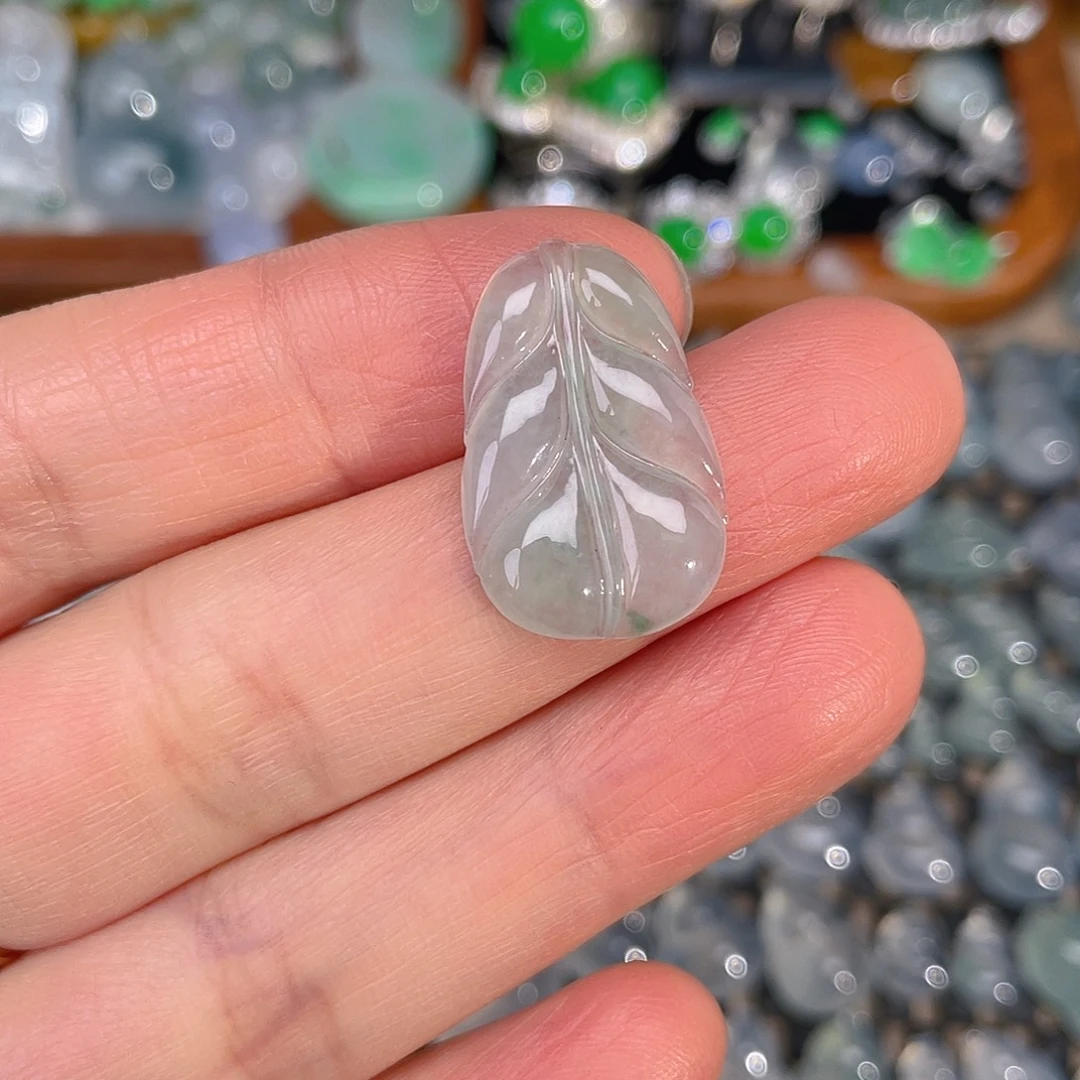 翡翠未镶嵌颈饰天然缅甸A货翡翠