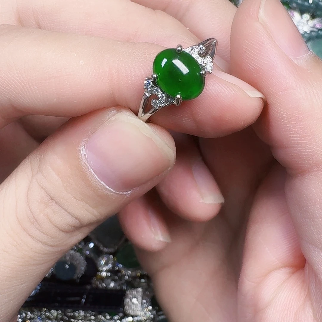 翡翠未镶嵌颈饰天然A货翡翠放漏