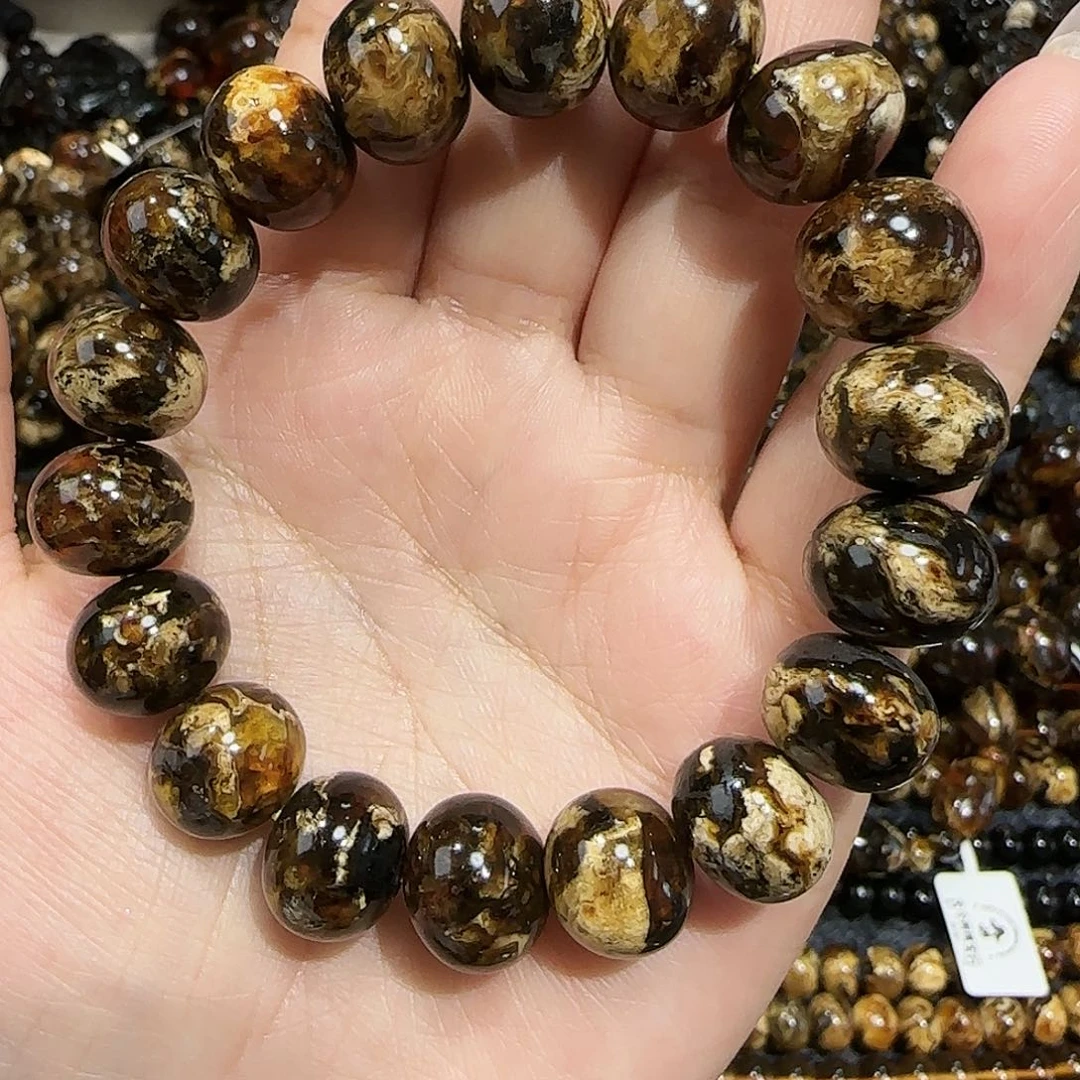 琥珀戒指未镶嵌水抚顺琥珀