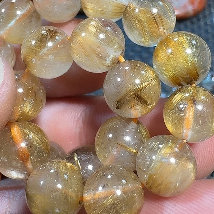 苏***都未镶嵌颈饰水晶我