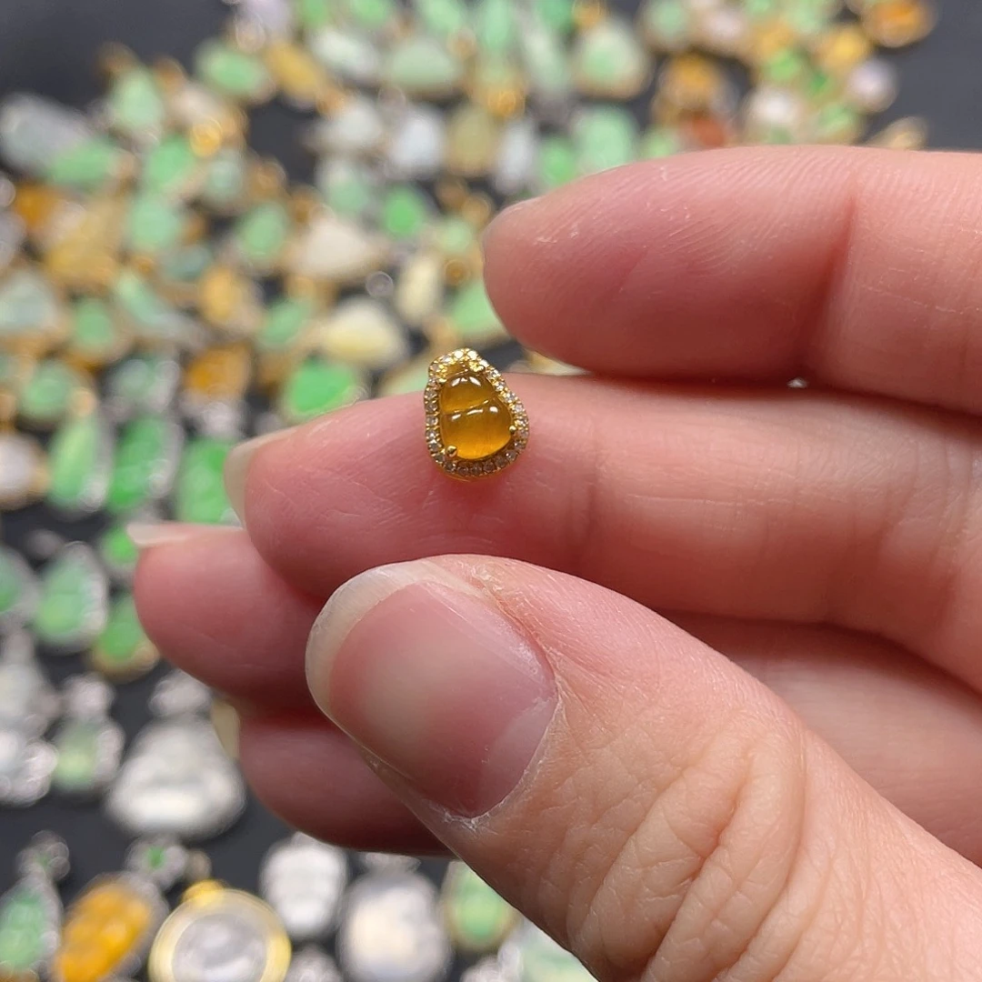 翡翠颈饰18K金镶嵌天然翡翠18k货