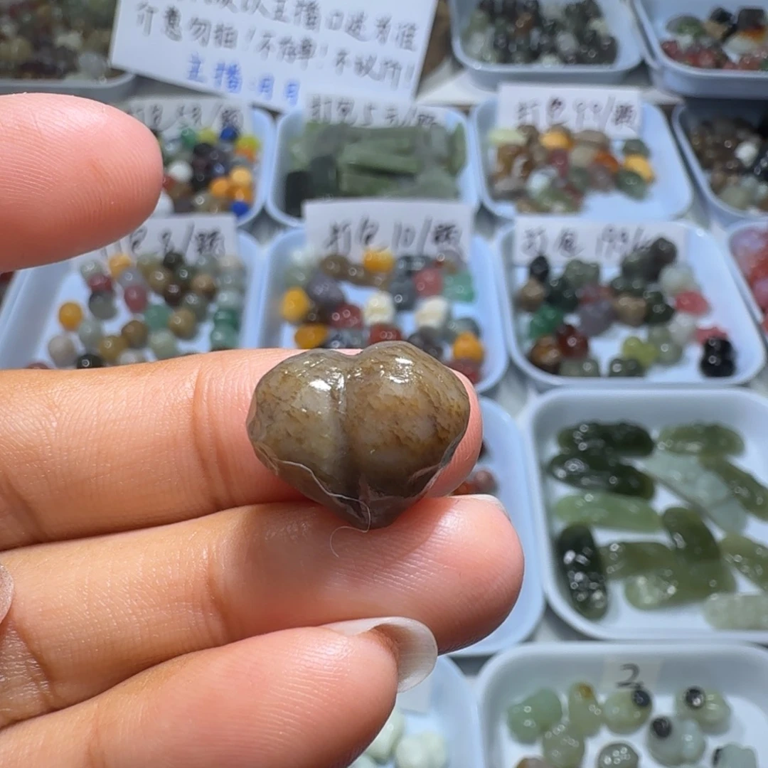 和田玉未镶嵌珠宝奇石