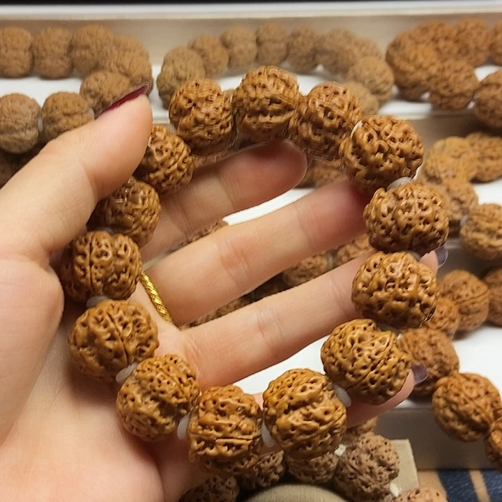 吊坠金刚菩提蜂王梅花