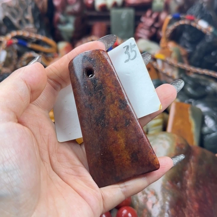 未镶嵌透闪石质玉珠宝奇石