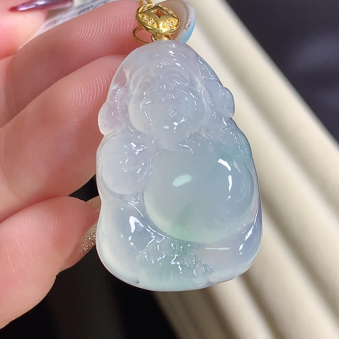 翡翠18K金镶嵌颈饰财神