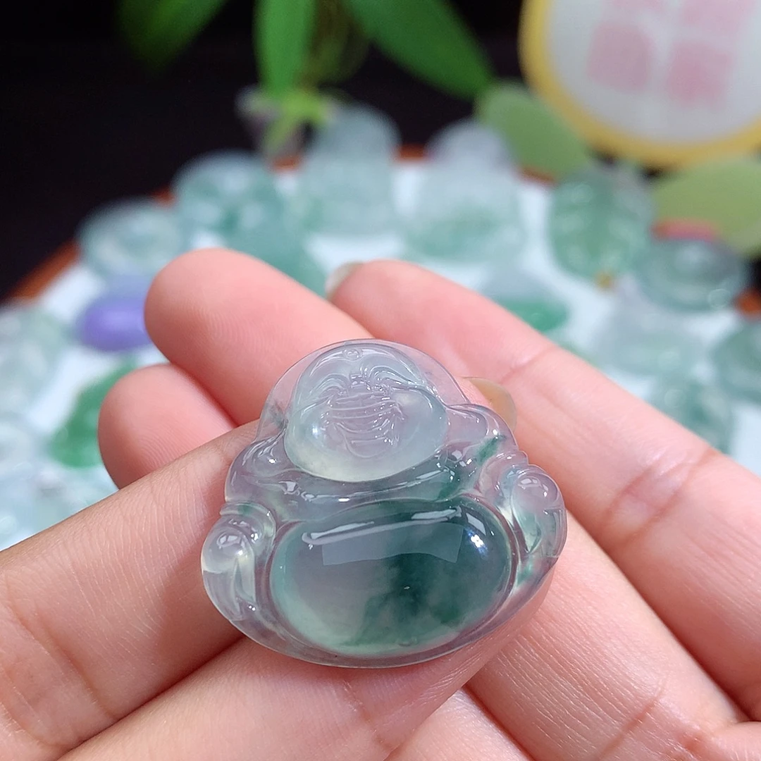 翡翠未镶嵌颈饰佛公