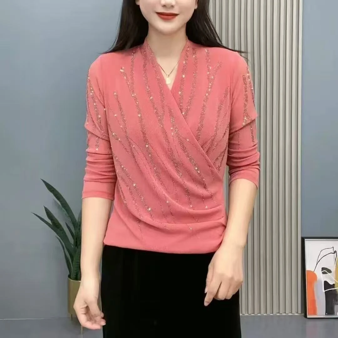 秋季新款交叉简约妈妈装纯色柳条烫钻洋气长袖百搭打底衫