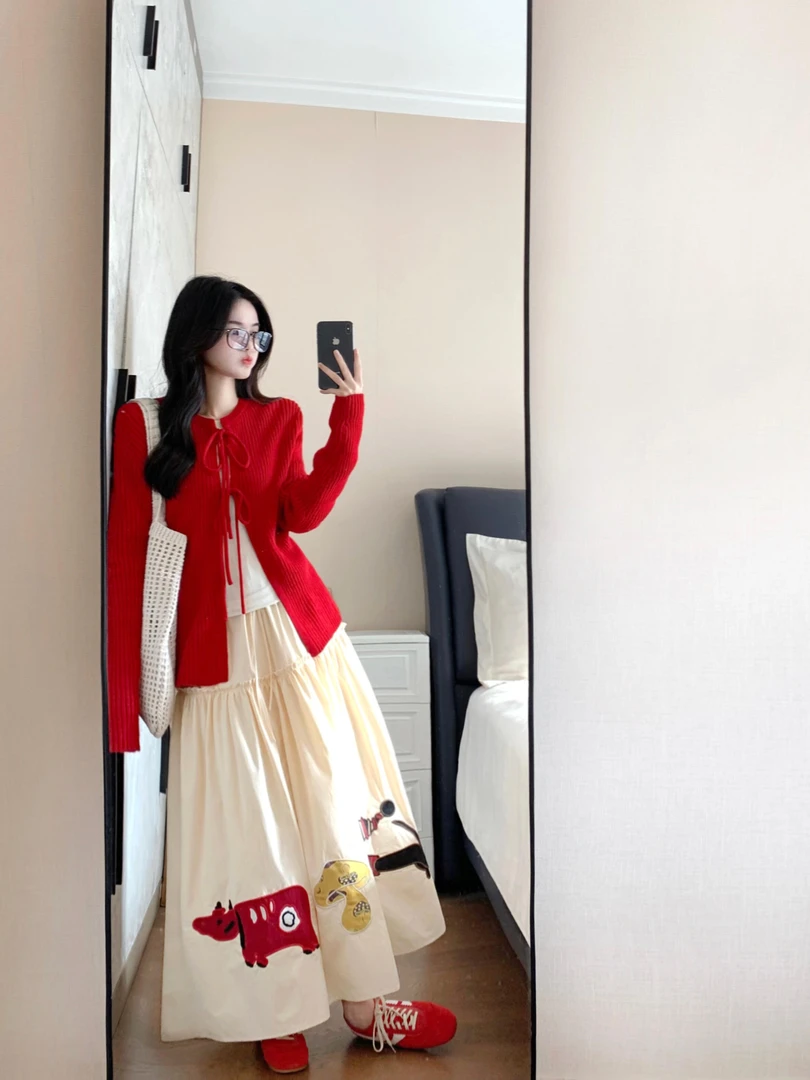 2025春季新款法式温柔风绑带长袖针织开衫女重工贴布半身裙两件套