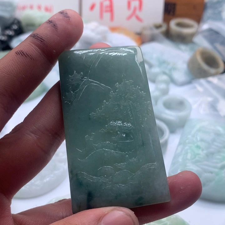 翡翠未镶嵌颈饰保真天然a货翡翠