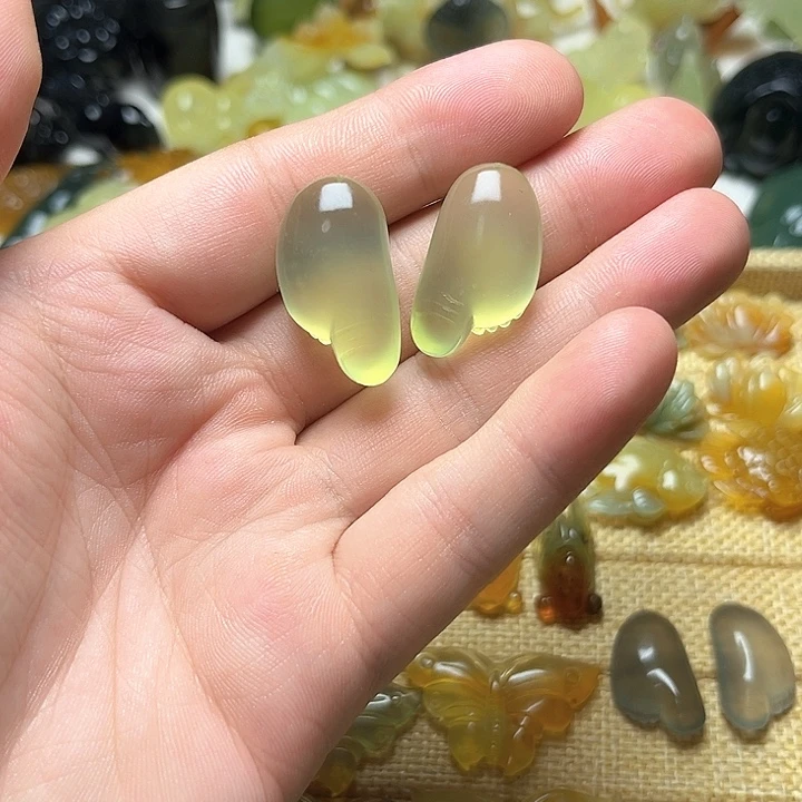 未镶嵌蛇纹石玉颈饰