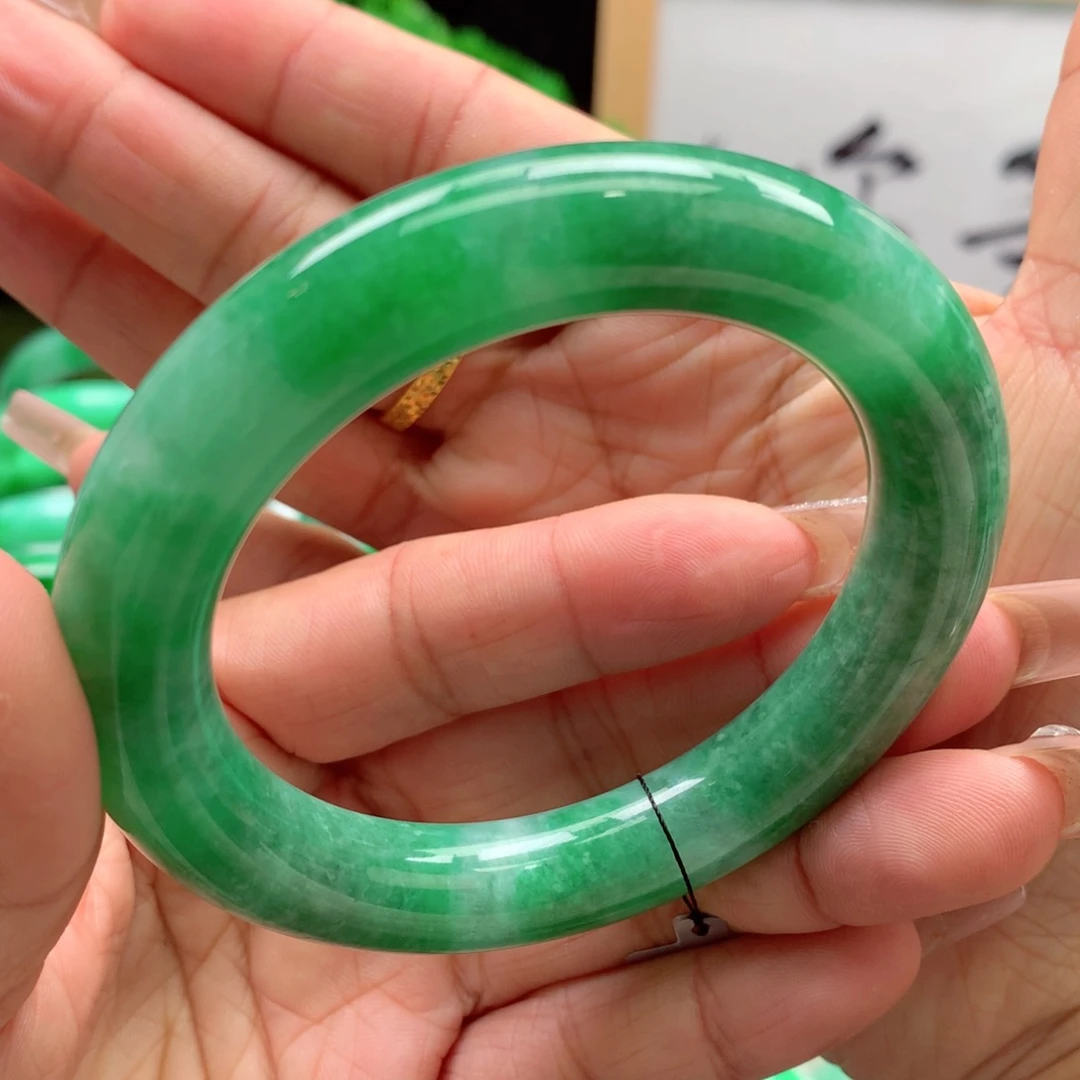 未镶嵌手镯翡翠缅甸