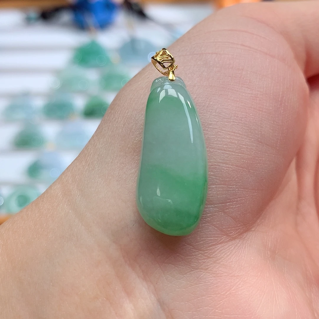 翡翠18K金镶嵌吊坠(赠链)26.8-11.8-5.9