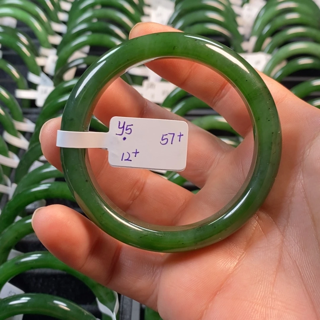 和田玉（碧玉）未镶嵌手镯有瑕疵57