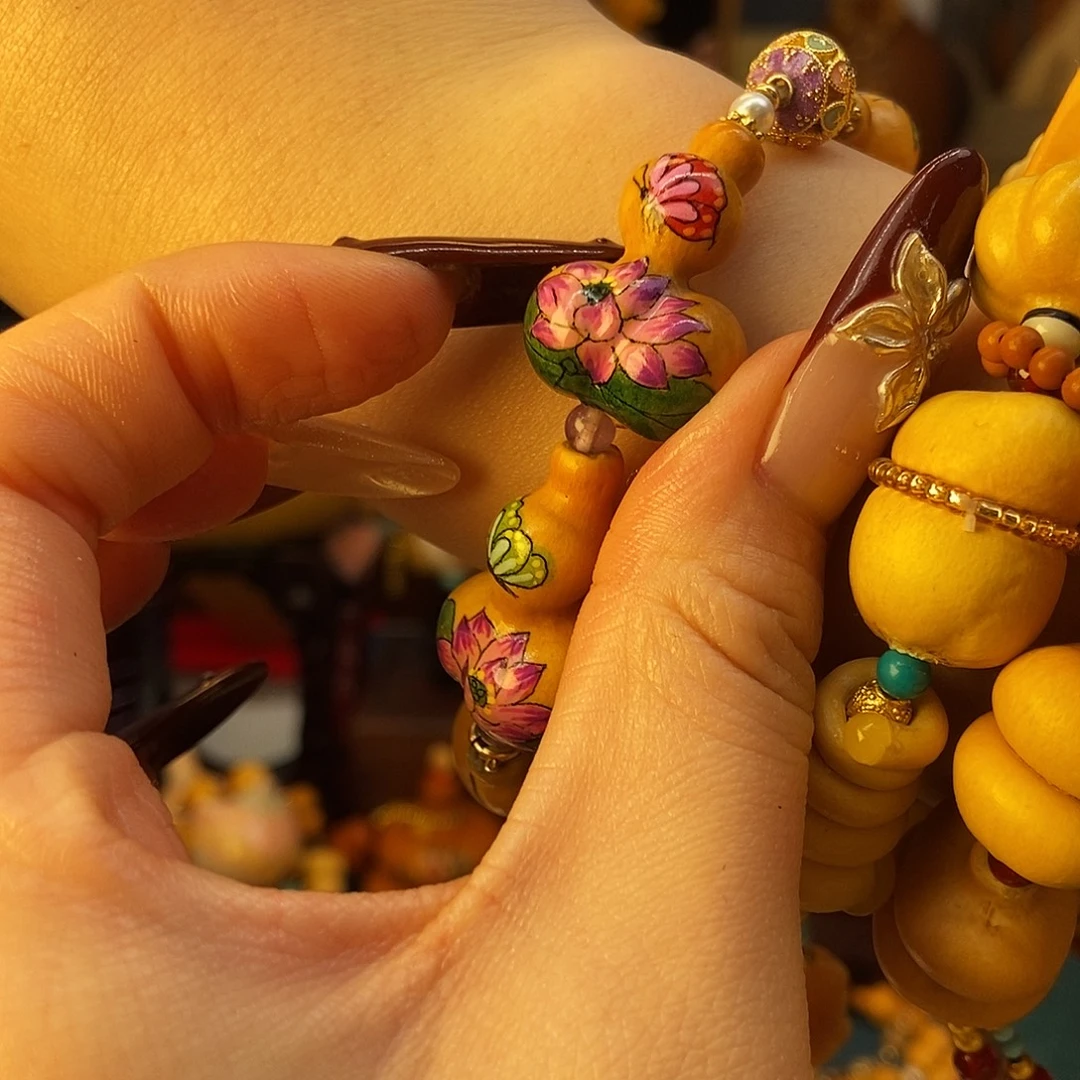 婄****1500000000000000000000l葫芦