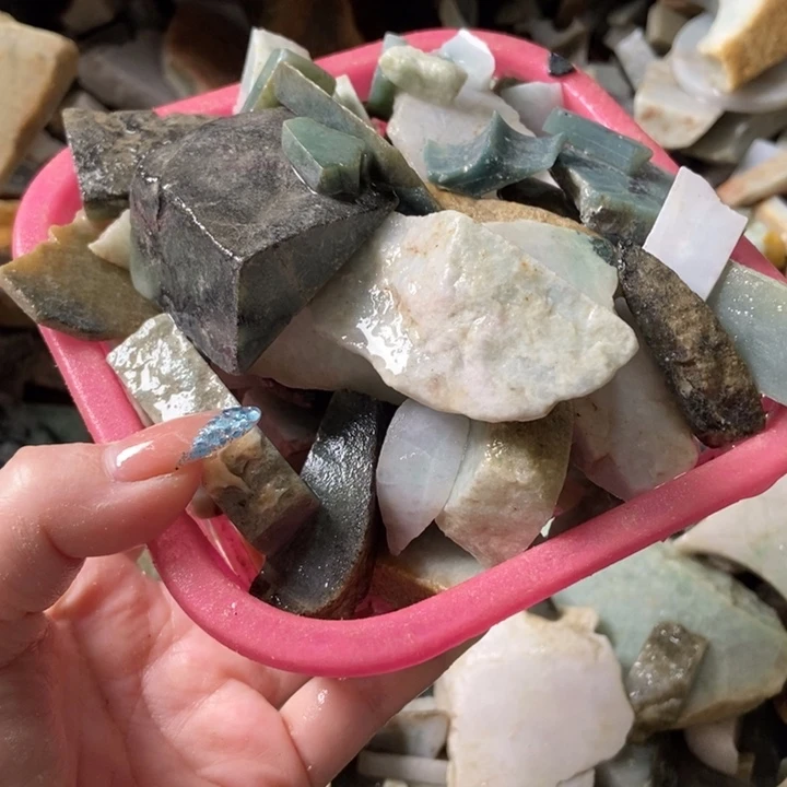 翡翠未镶嵌颈饰笑*悠天然翡翠