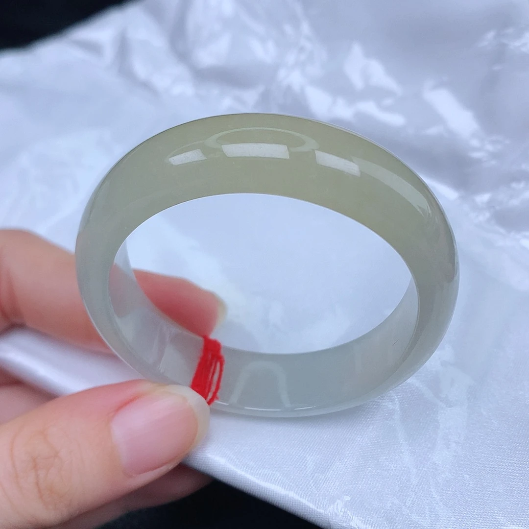 未镶嵌手镯（贵妃镯）翡翠天然