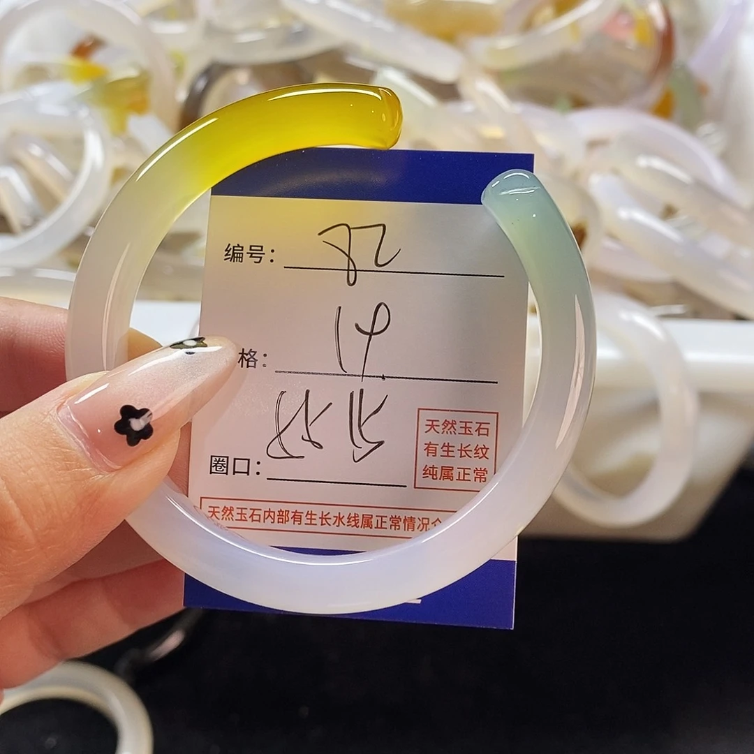 玛瑙/玉髓手镯未镶嵌82