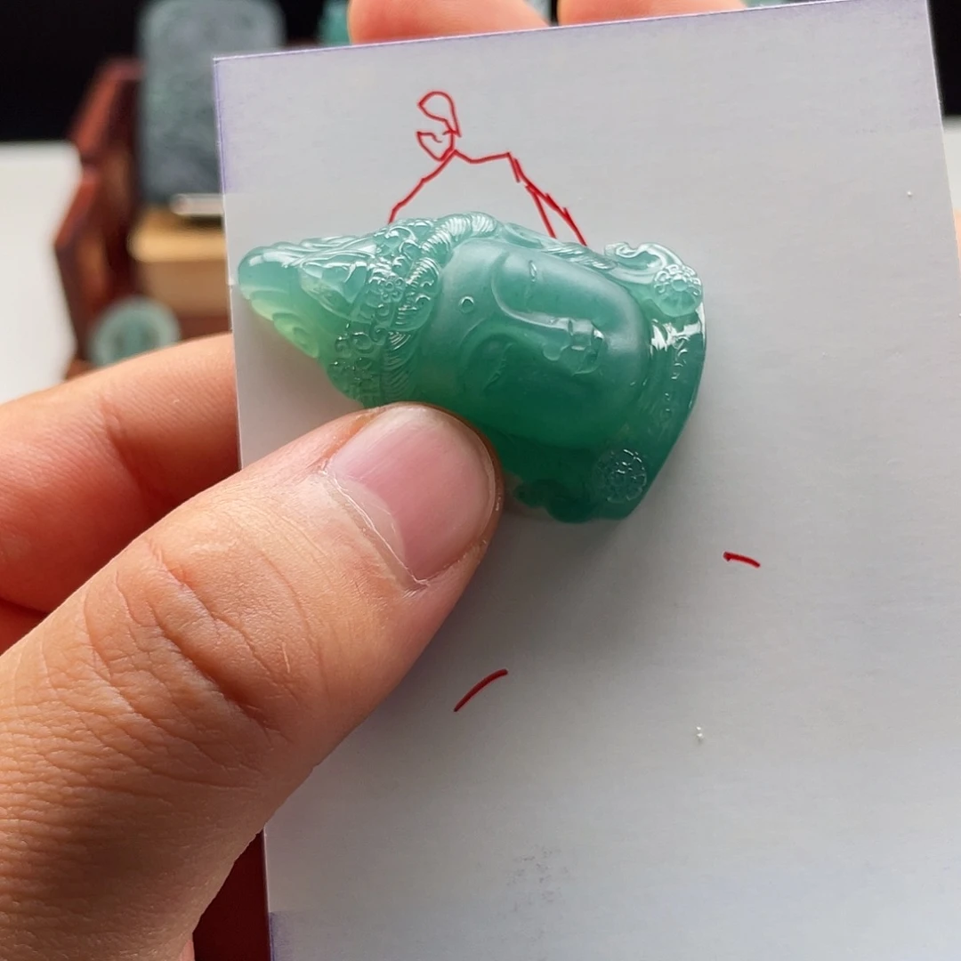 翡翠颈饰未镶嵌R****龙观音首