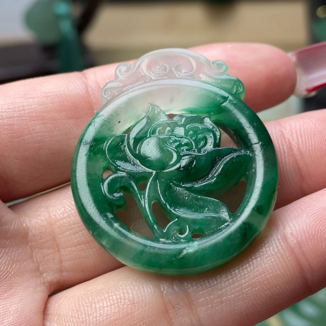 石英质玉颈饰未镶嵌小****译
