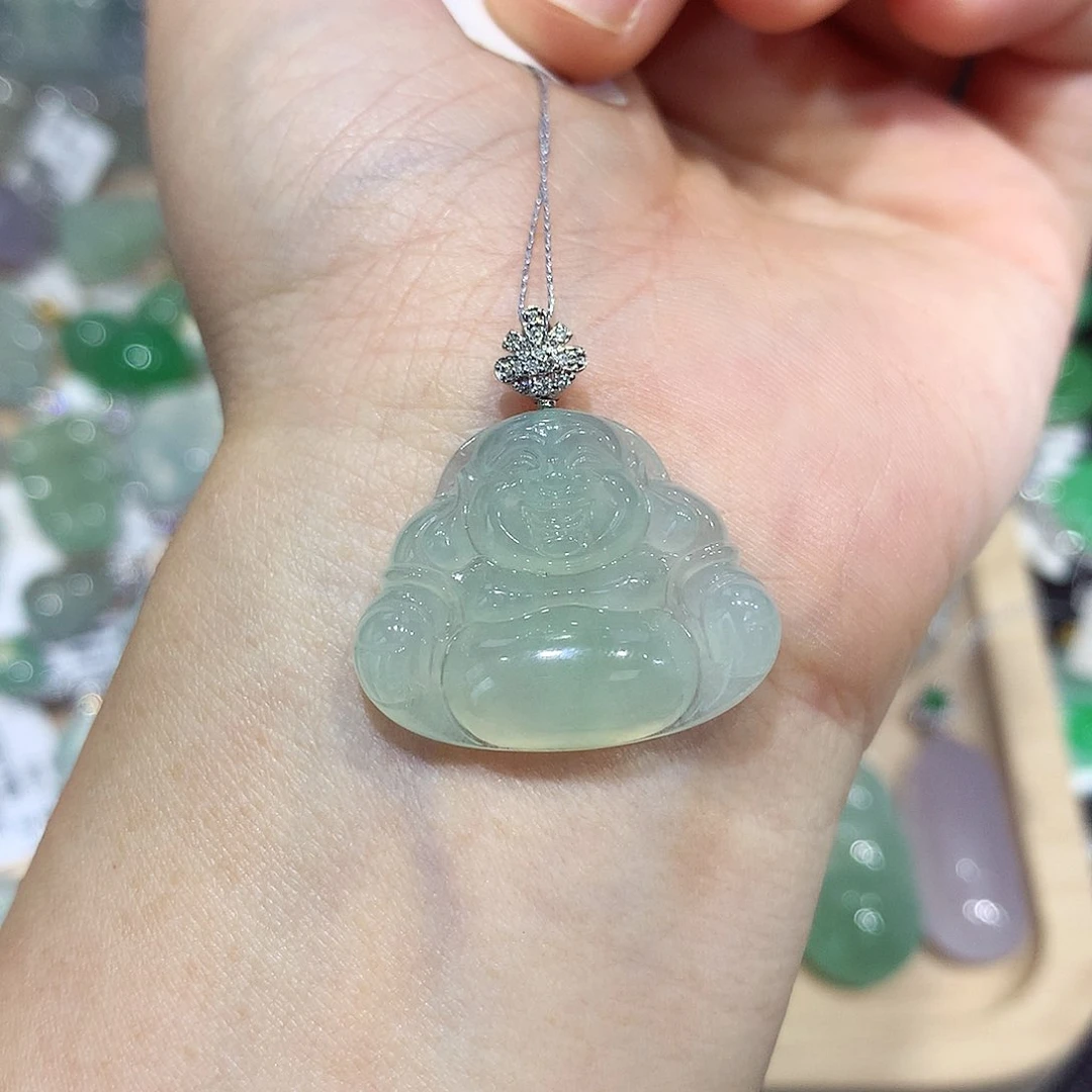 翡翠18K金镶嵌颈饰佛