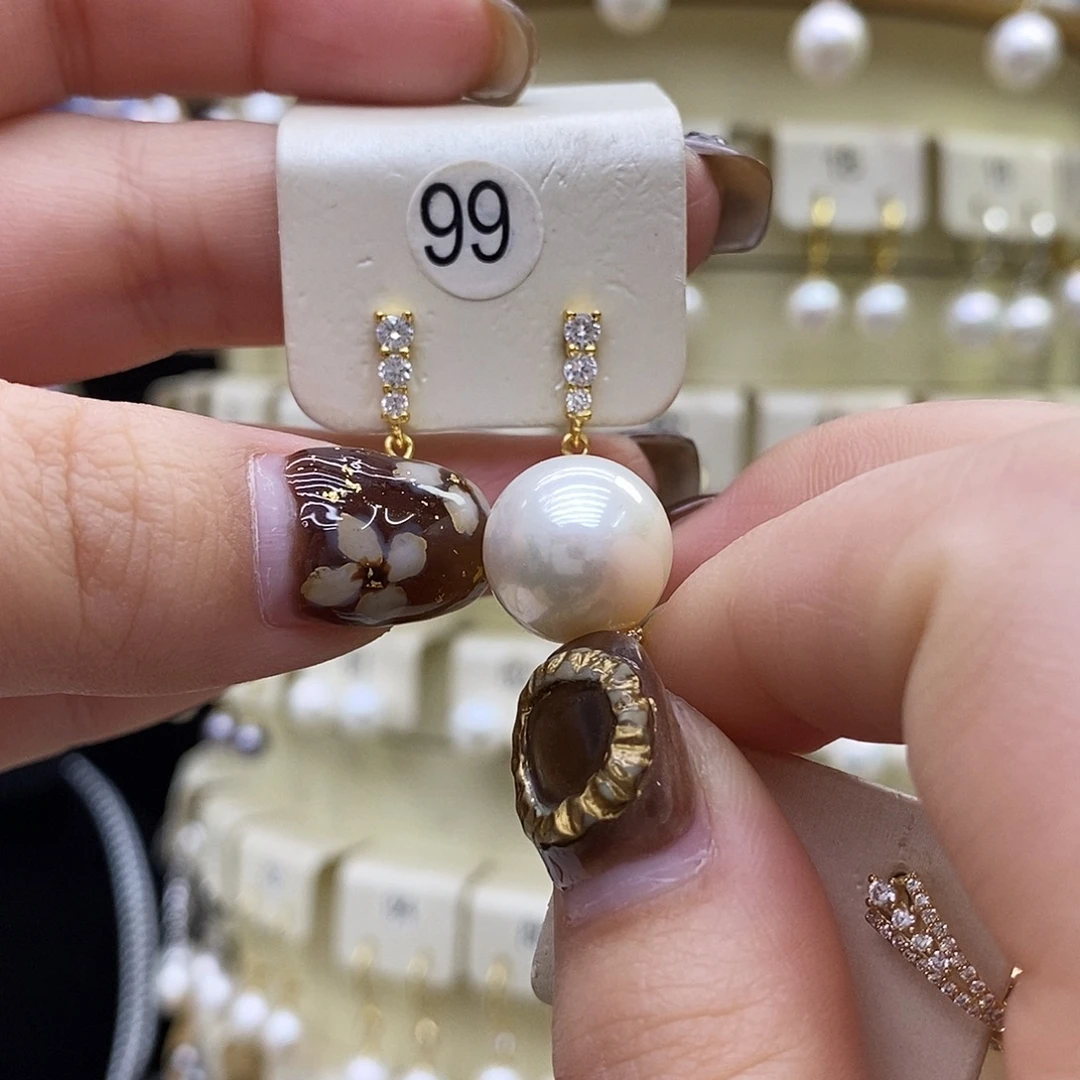 淡水珍珠银S925镶嵌耳饰