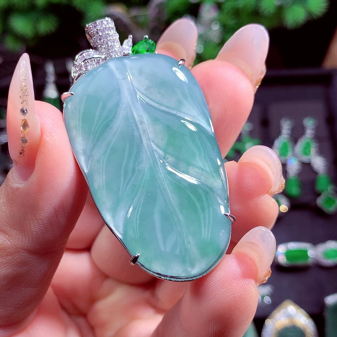 颈饰未镶嵌翡翠天然