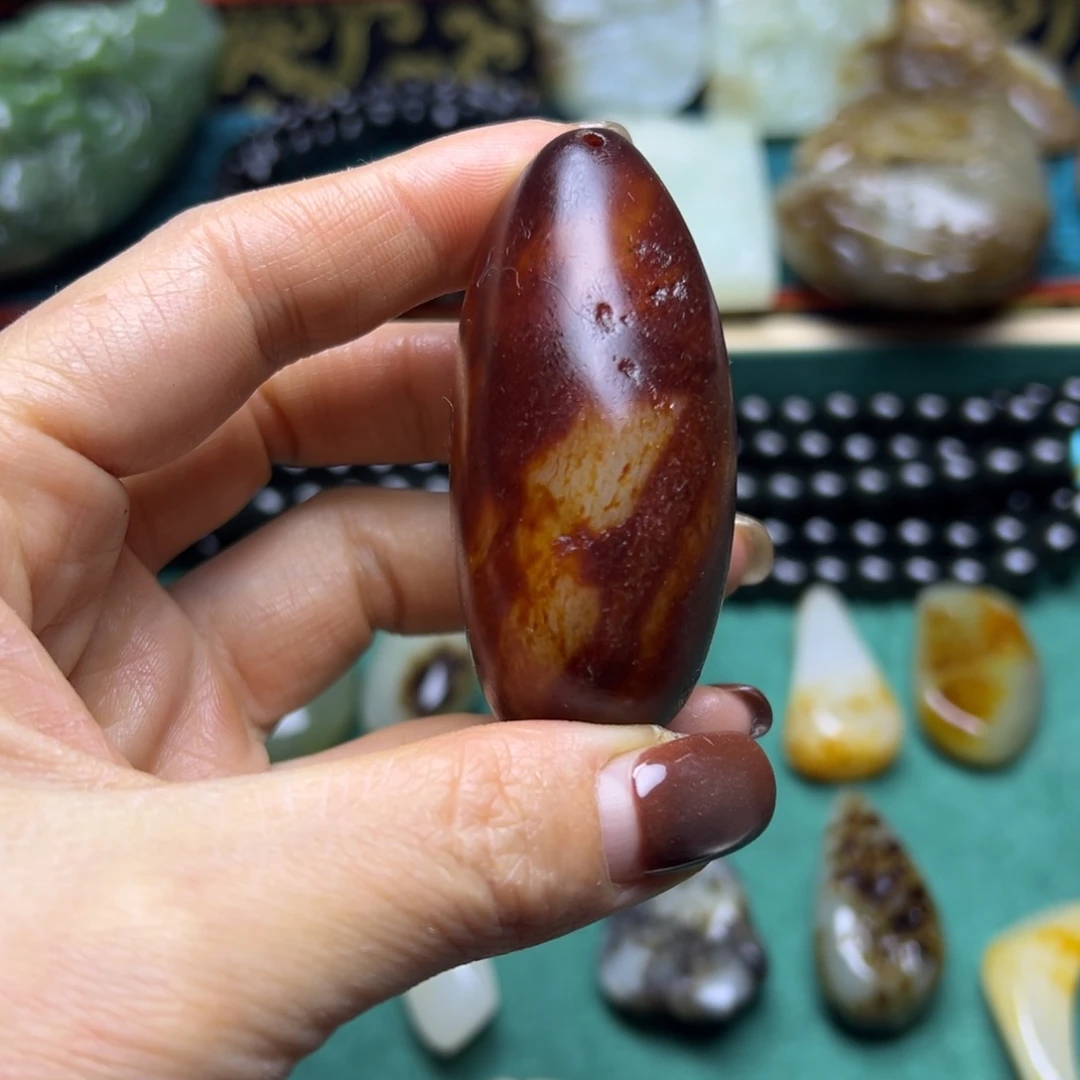 和田玉未镶嵌把件