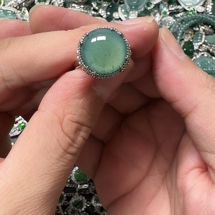 翡翠未镶嵌颈饰天然A货翡翠放漏