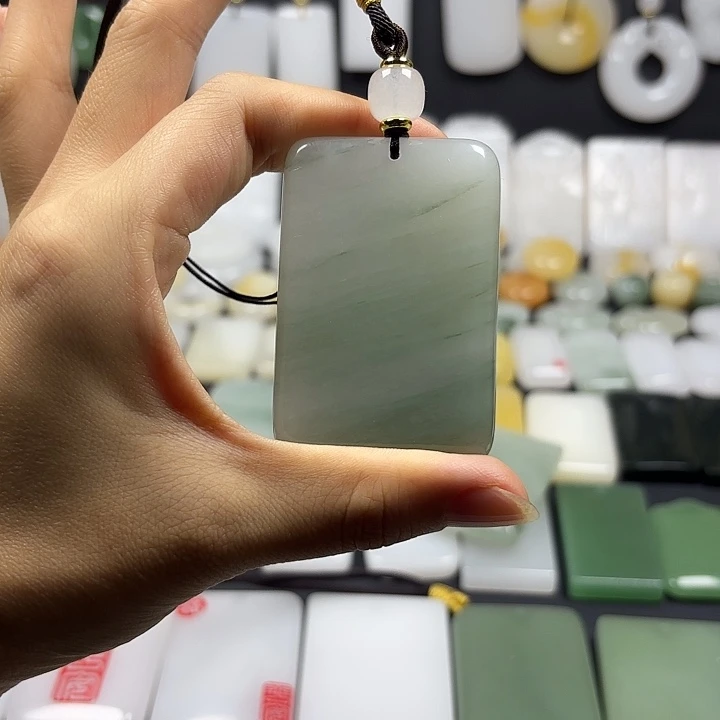 全***手石英质玉（金丝玉）未镶嵌颈饰