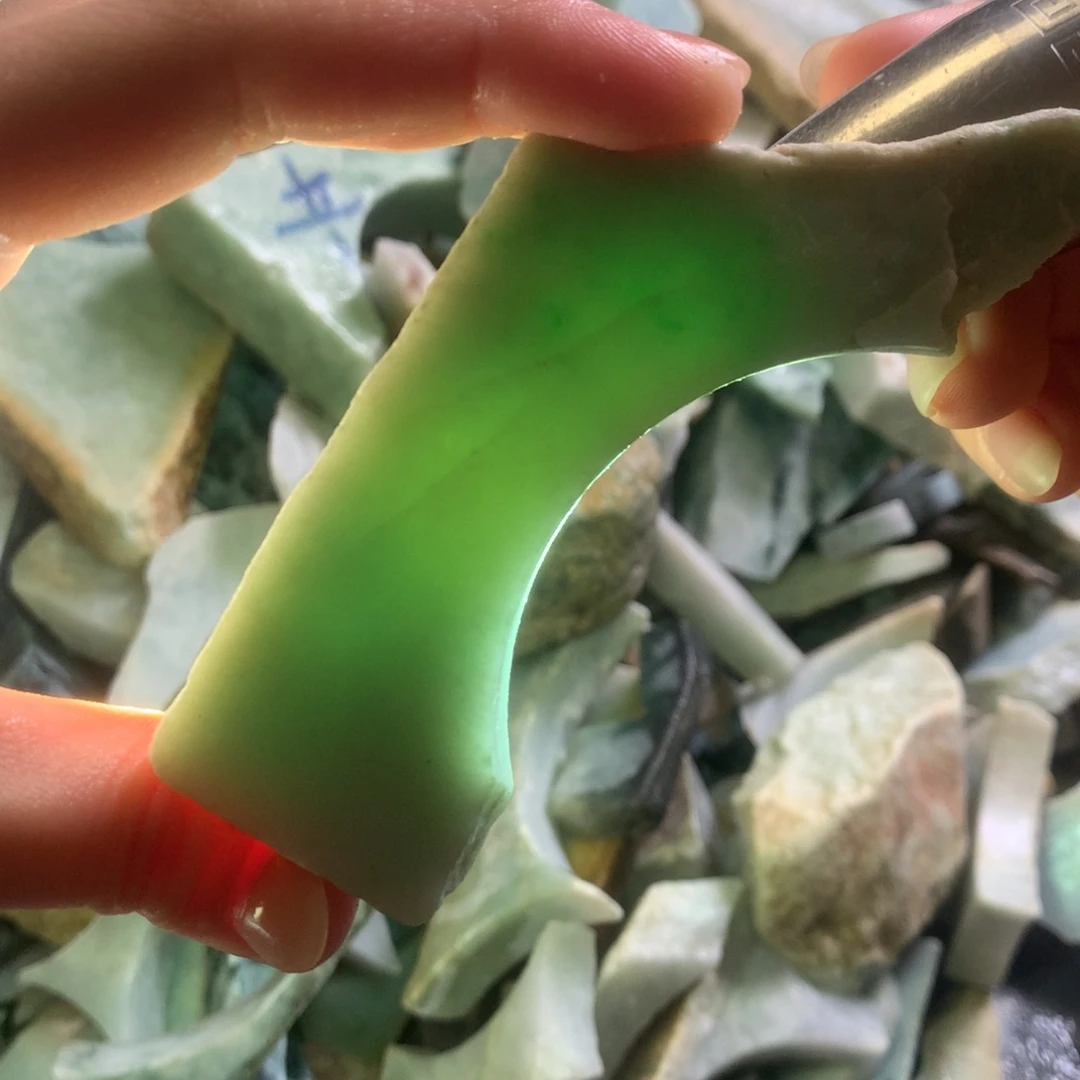 翡翠颈饰未镶嵌缅甸翡翠