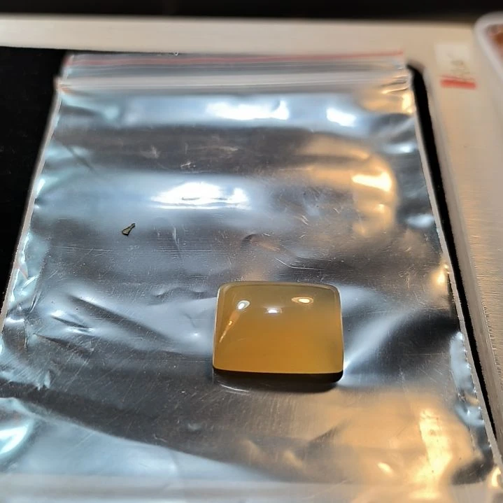 凡***物石英岩玉未镶嵌戒面