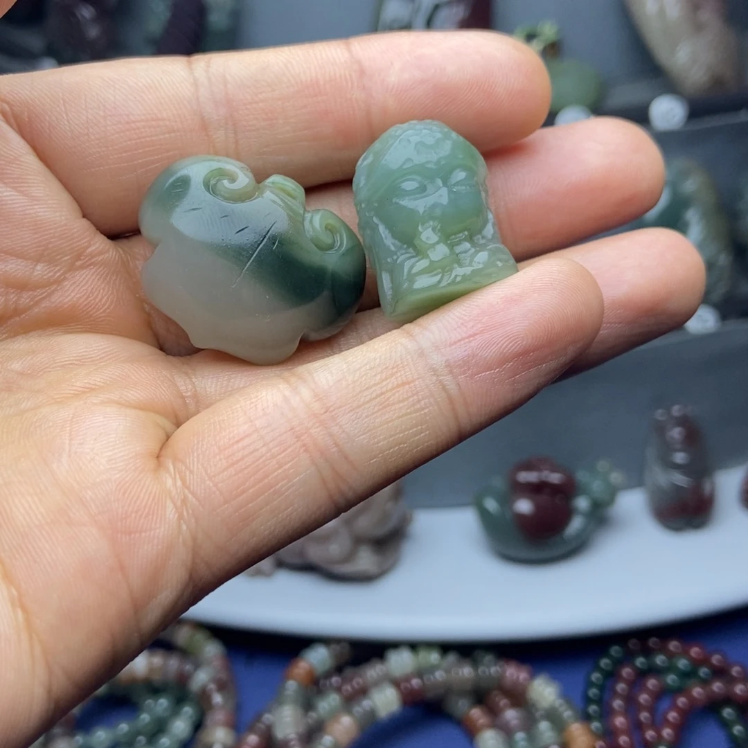 浅***生玛瑙/玉髓未镶嵌颈饰