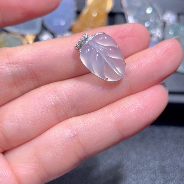 颈饰18K金镶嵌翡翠翡翠