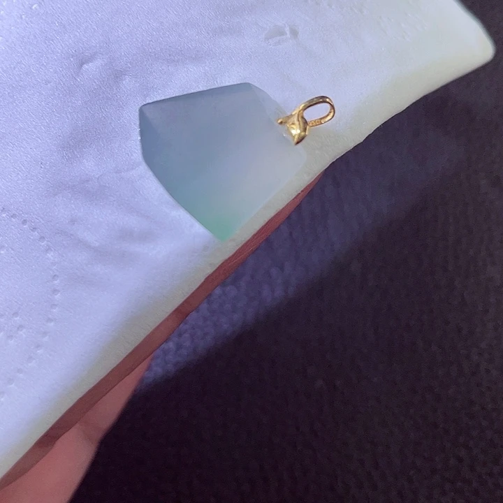 翡翠18K金镶嵌颈饰翡翠