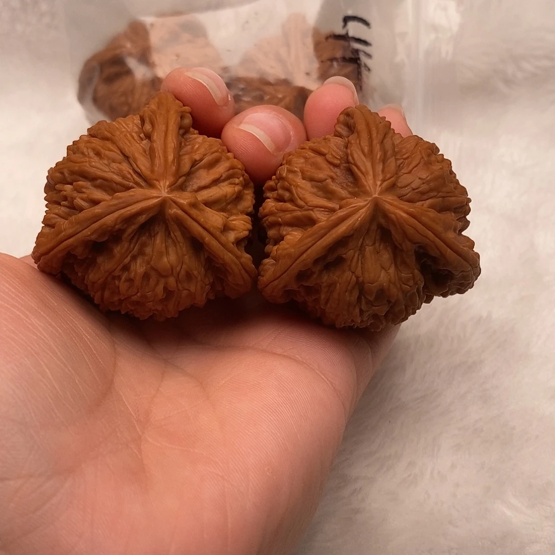 明***唐文玩核桃吊坠三棱